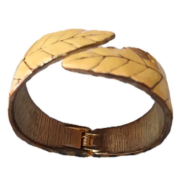 Vintage Chunky Gold Leaf Enamel Statement Bracelet - Picture 3 of 6